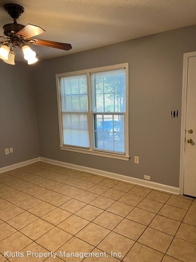 Building Photo - 4 br, 1.5 bath House - 9408 Windsong Drive