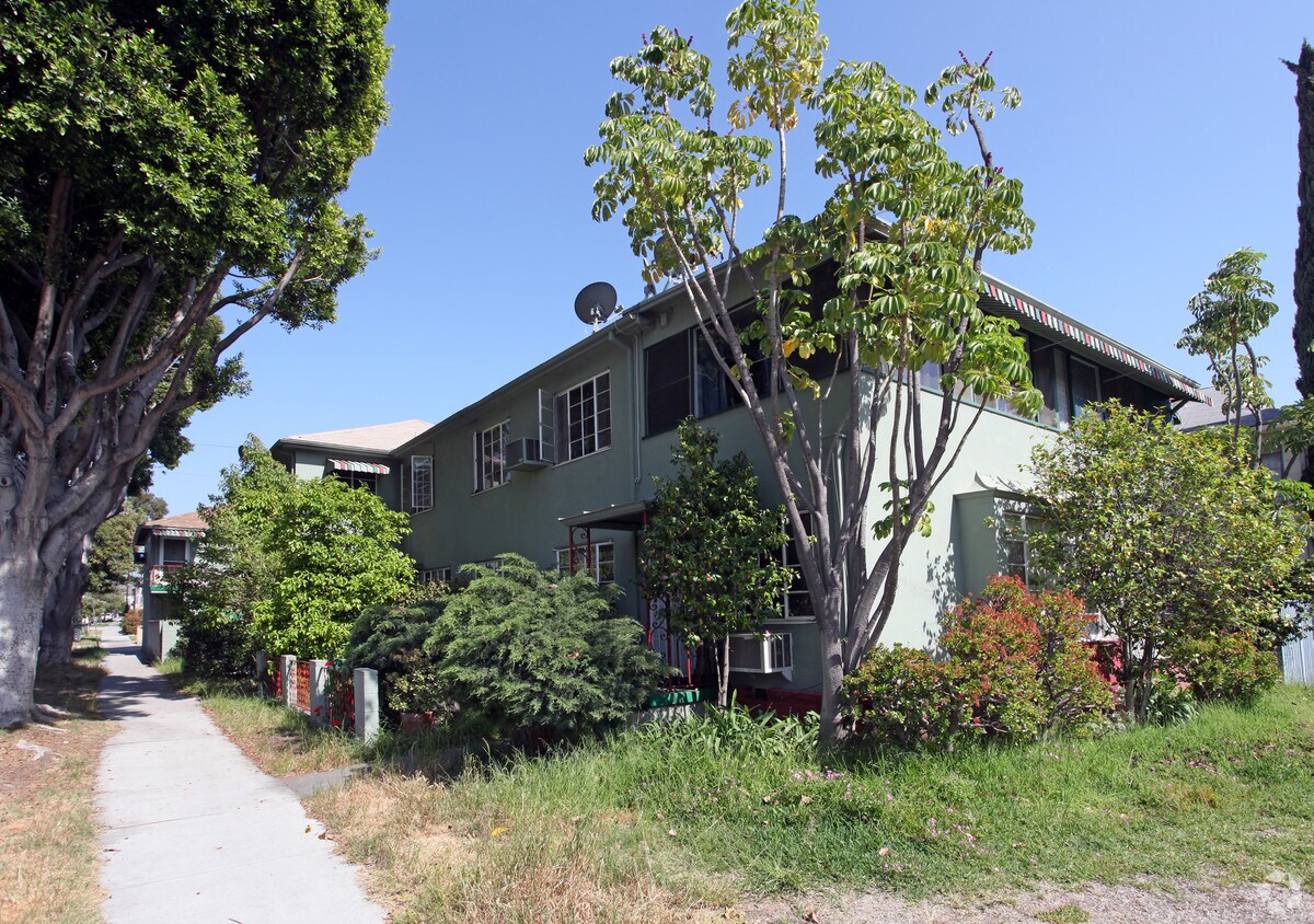 Primary Photo - 600-610 E Lexington Dr