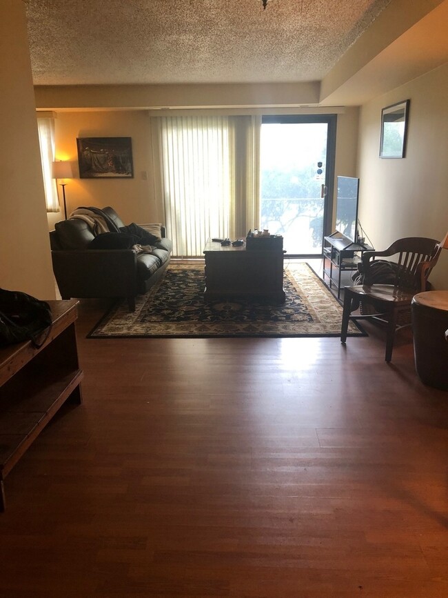 Foto del edificio - 601 W Huntington Commons Rd