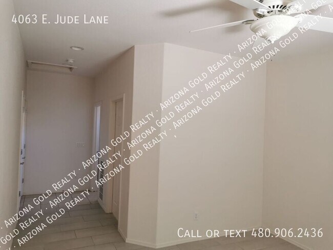 Foto del edificio - 4063 E Jude Ln