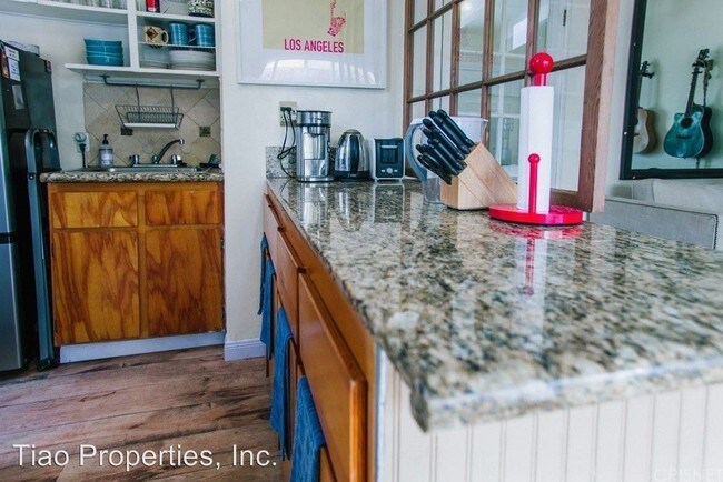 Foto del edificio - 5423-5425 Willowcrest Ave