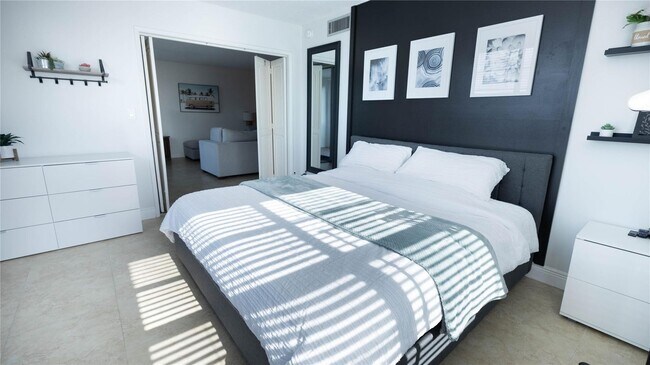 Building Photo - 3100 N Course Ln