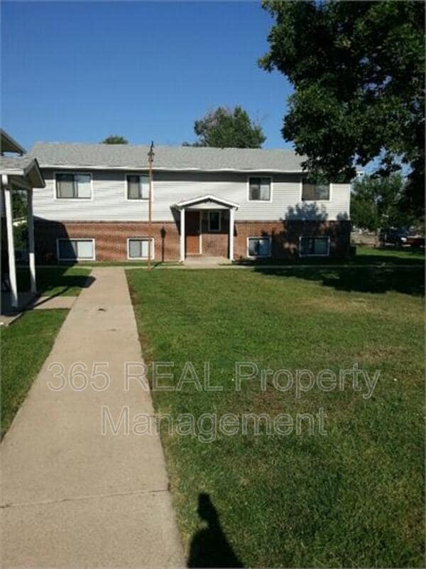 Building Photo - 204 14th St