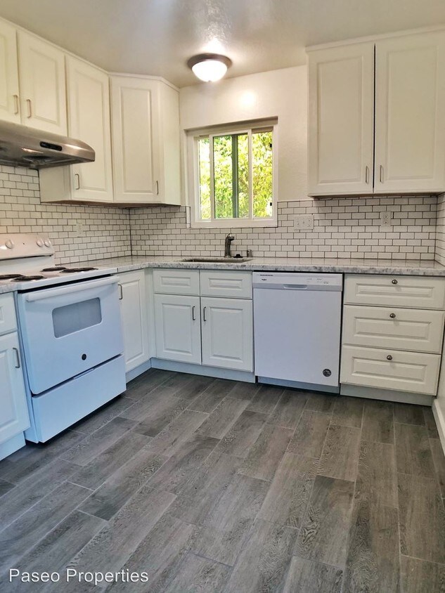 Foto principal - 1220-1222 Sir Francis Drake Blvd