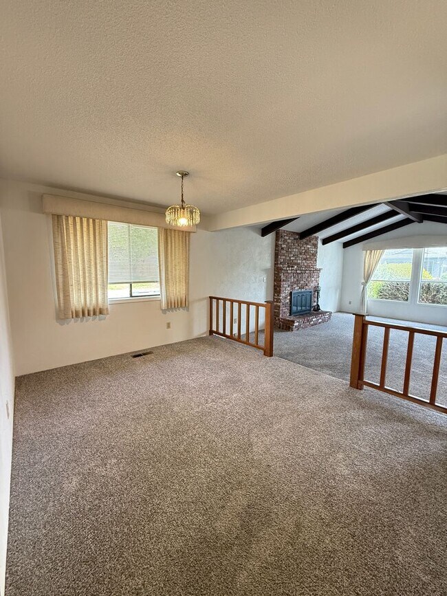 Foto del edificio - Charming 3 bed 2 bath home in SE Medford!