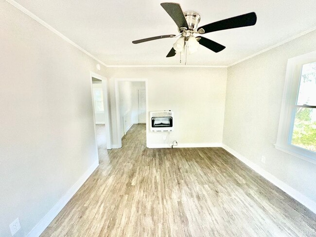 Building Photo - 395002001