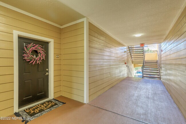 Foto del edificio - 8539 Gate Pkwy W