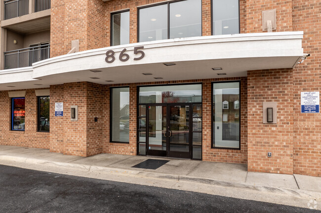 Entrada - z-865 East Old
