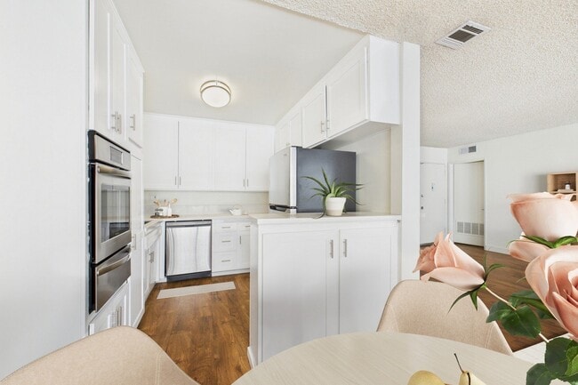 Building Photo - Willis Park West