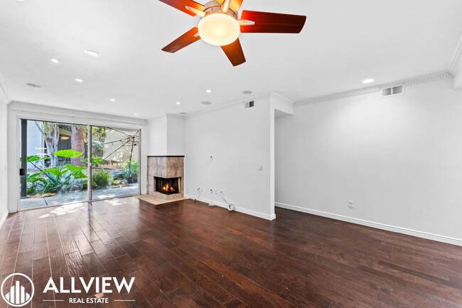 Building Photo - Beautifully Renovated 2-Bed, 2-Bath Home in a Gated Community!