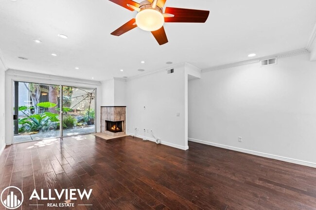 Foto del edificio - Beautifully Renovated 2-Bed, 2-Bath Home in a Gated Community!