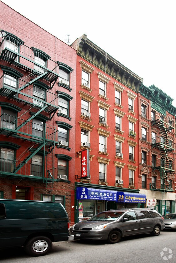 Primary Photo - 29 Henry St
