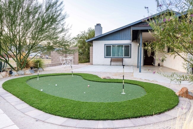 Foto del edificio - INYOKERN HOME AVAILABLE NOW!!