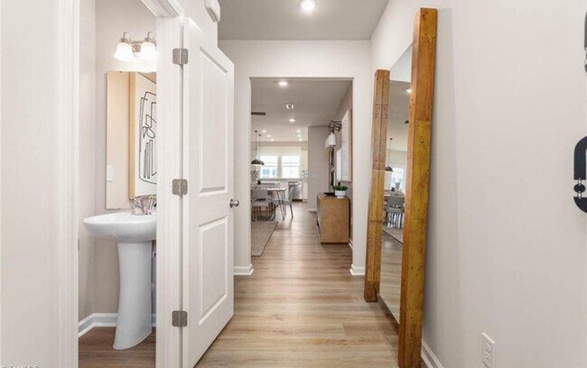 Building Photo - Stunning New Build Townhome Ready to Rent