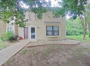 Building Photo - 2548 Candlecrest Cir