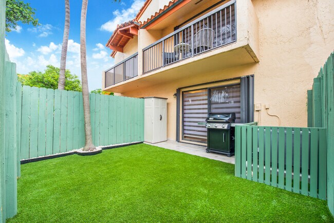 Foto del edificio - 10117 SW 77th Ct