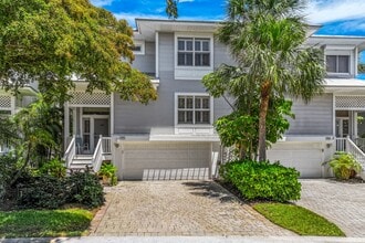 Building Photo - 777 Beach View Dr