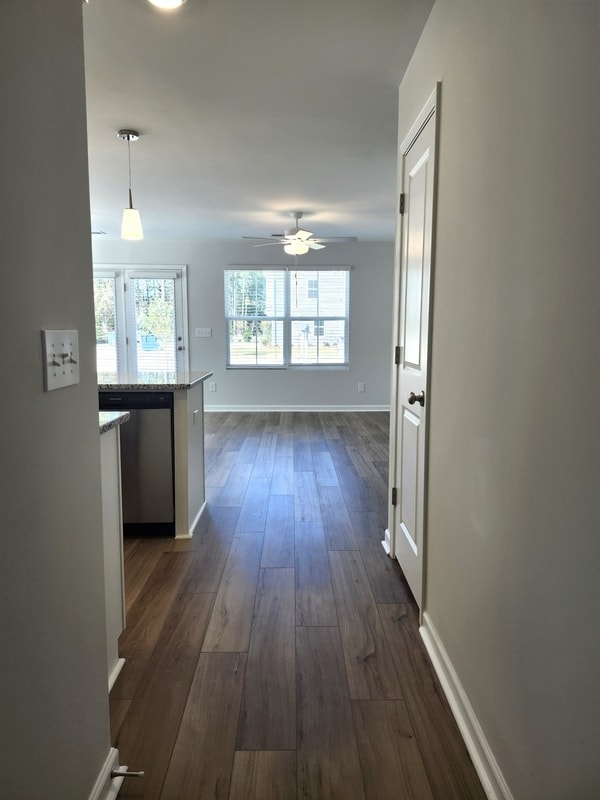 Foto del edificio - 336 Canary Grass Ct