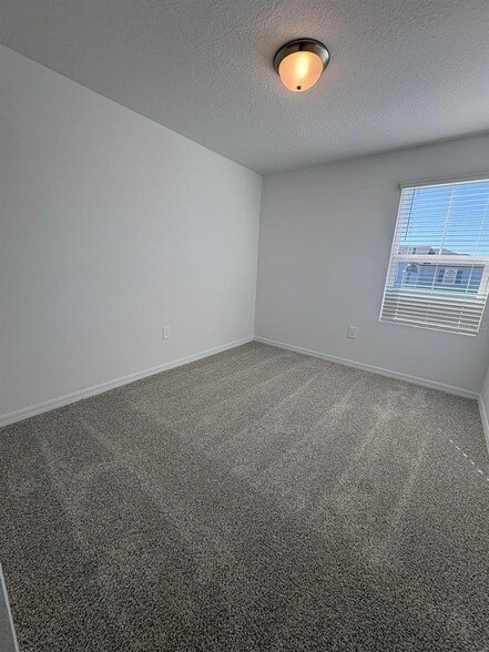 Foto del edificio - 16439 Happy Eagle Dr