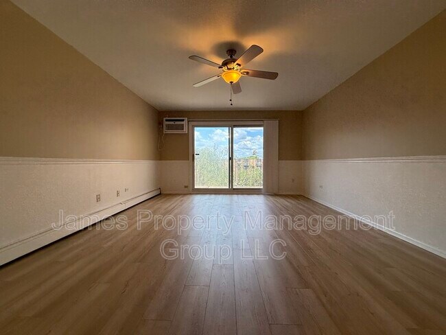 Foto del edificio - 8923 Knight Ave