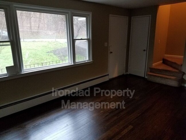Building Photo - 167 Newfield St