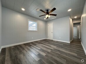 Building Photo - 953 Langlade Ave