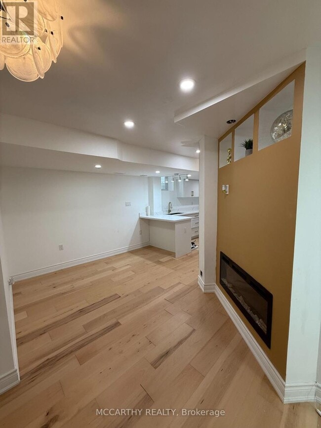 Building Photo - 480 Black Cherry Cres