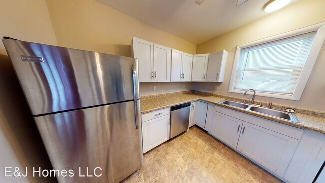 Building Photo - 4 br, 2 bath House - 25 3rd Street