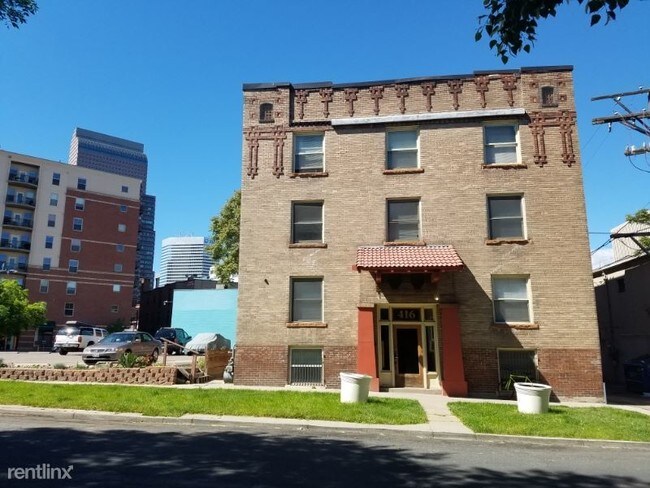 Building Photo - 416 21st St