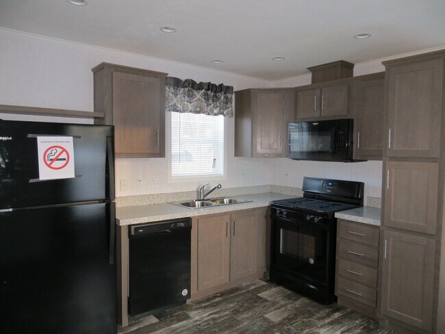 Building Photo - 9 Halfmoon Cir