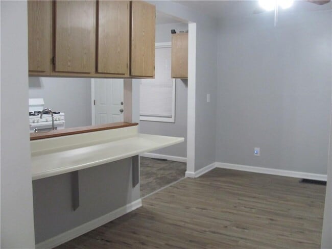 Foto del edificio - 66 Avis St