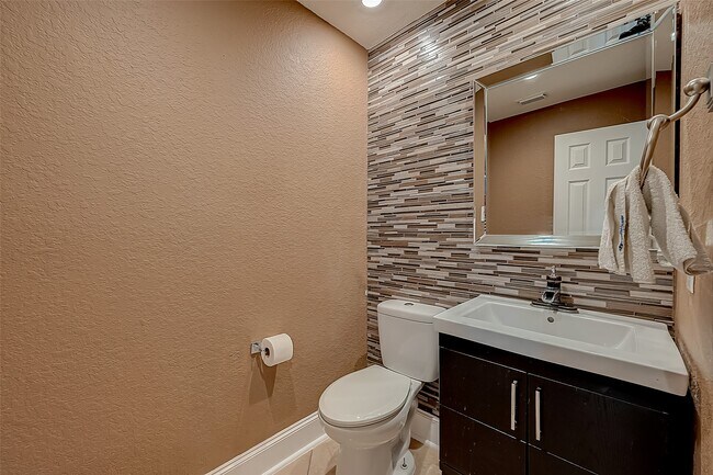 Foto del edificio - 1419 Kyle Hill Ln