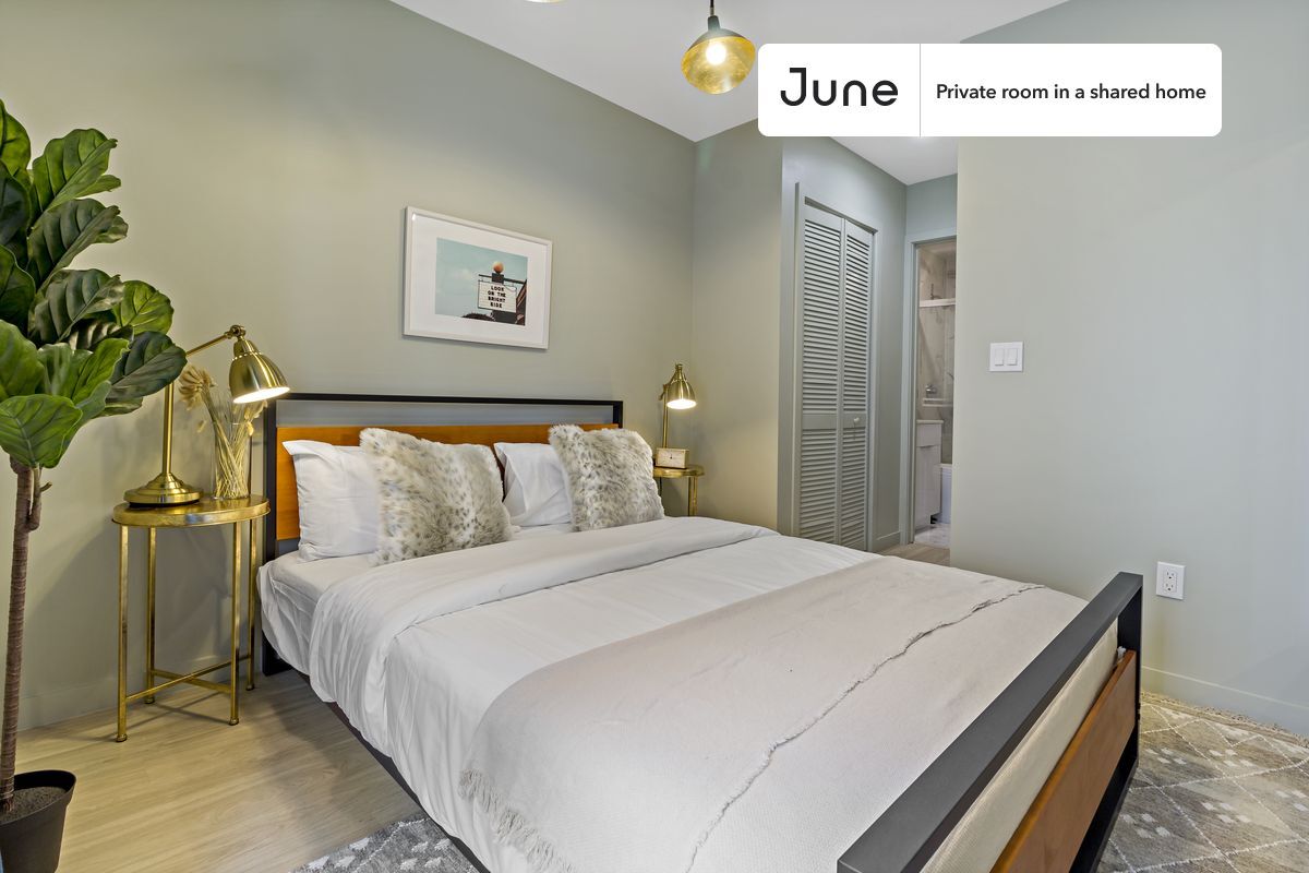 Private bedroom in 5 bed/3.5 bath Home - Private bedroom in 5 bed/3.5 bath Home