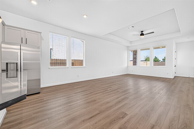 Foto del edificio - 23639 Red Rowan Ln