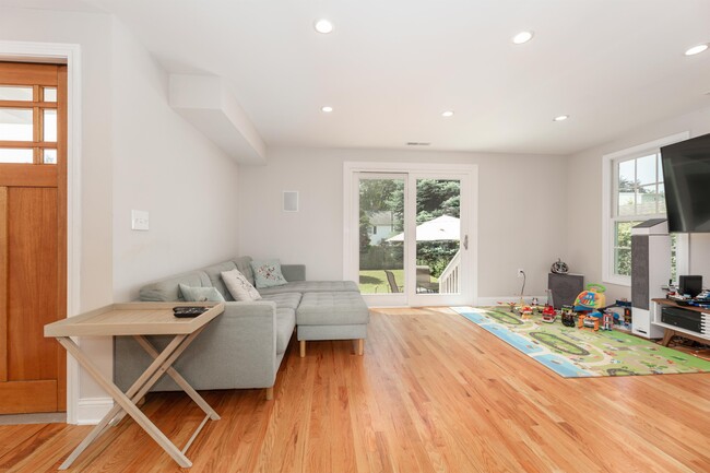 Foto del edificio - 50 Forest Ave