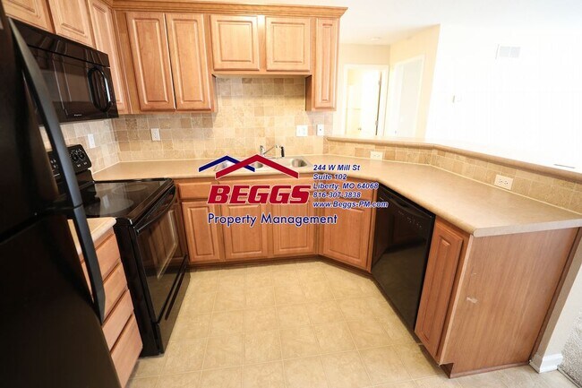 Building Photo - 382 N Clayview Dr