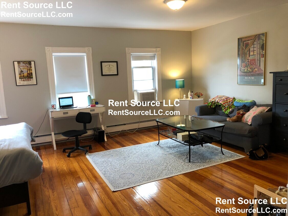 Foto principal - 353 Main St