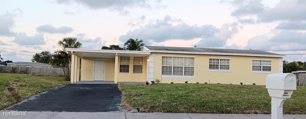 Primary Photo - 3 br, 1 bath House - 131 NE 15th Ave