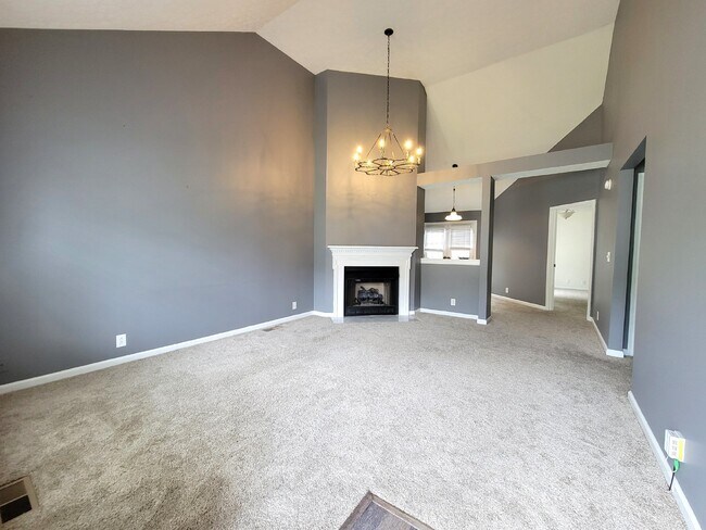 Building Photo - 3 bedroom, 2 full bath home in desirable G...