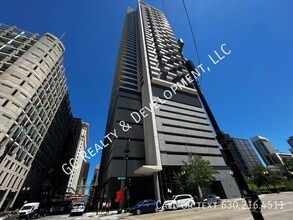 Building Photo - 235 W Van Buren St