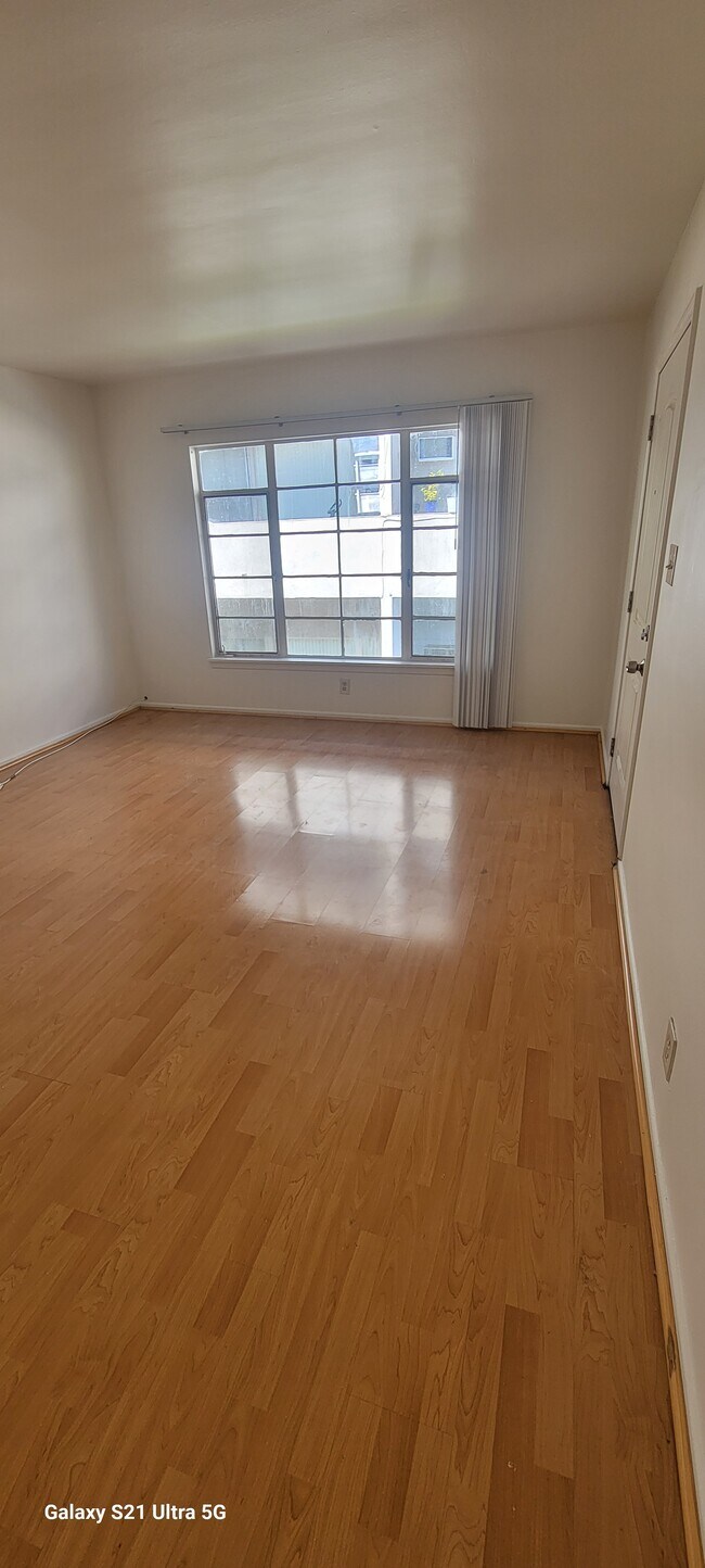 Foto del edificio - 1828 N Kingsley Dr