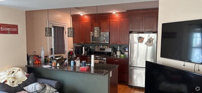 Building Photo - 64 Litchfield St