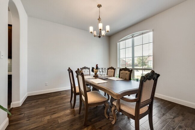 Building Photo - Beautiful home in Little Elm over 2900 sqf...
