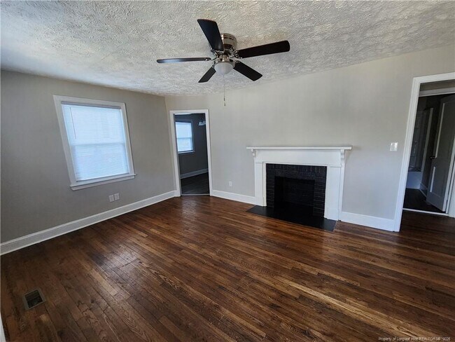 Foto del edificio - 113 Mullins Ave