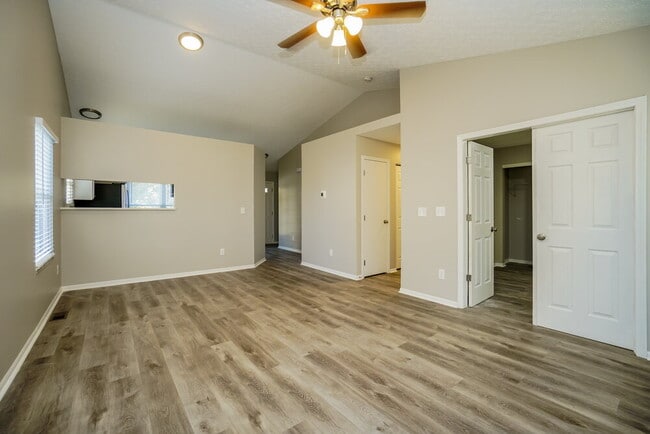 Building Photo - 1551 Covina Dr