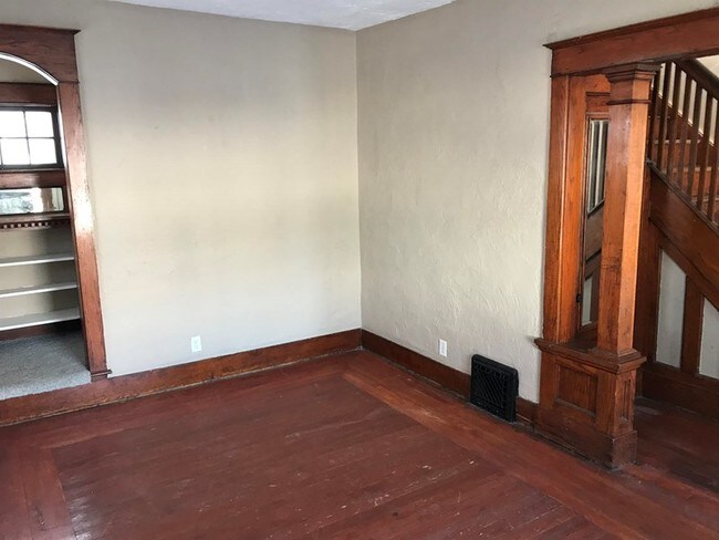 Building Photo - 1021 Poxson Ave