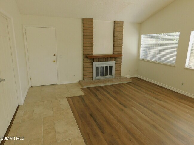 Foto del edificio - 207 Heather Ridge Ave