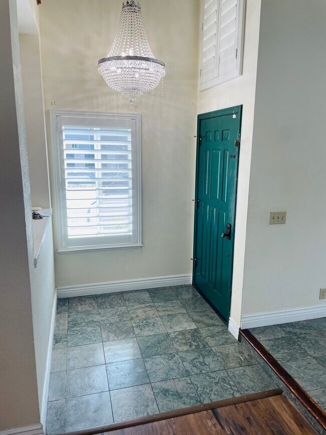 Building Photo - 1440 Carmine Way