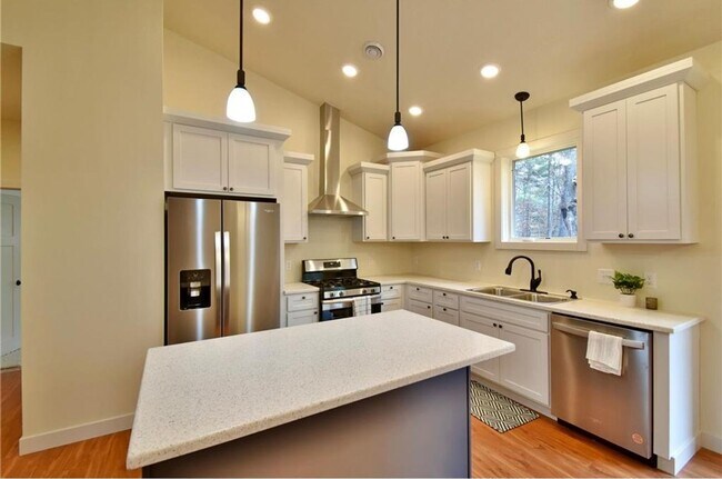 Building Photo - 3 Bedroom 2 Bath Home in Nisswa!