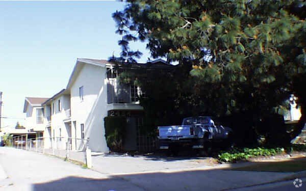 Primary Photo - 2484 Purdue Ave
